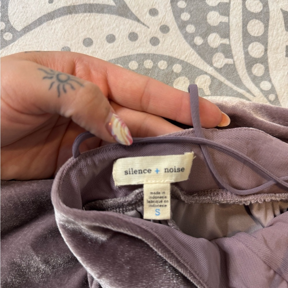 Urban Outfitters purple velvet romper - Picture 4 of 4